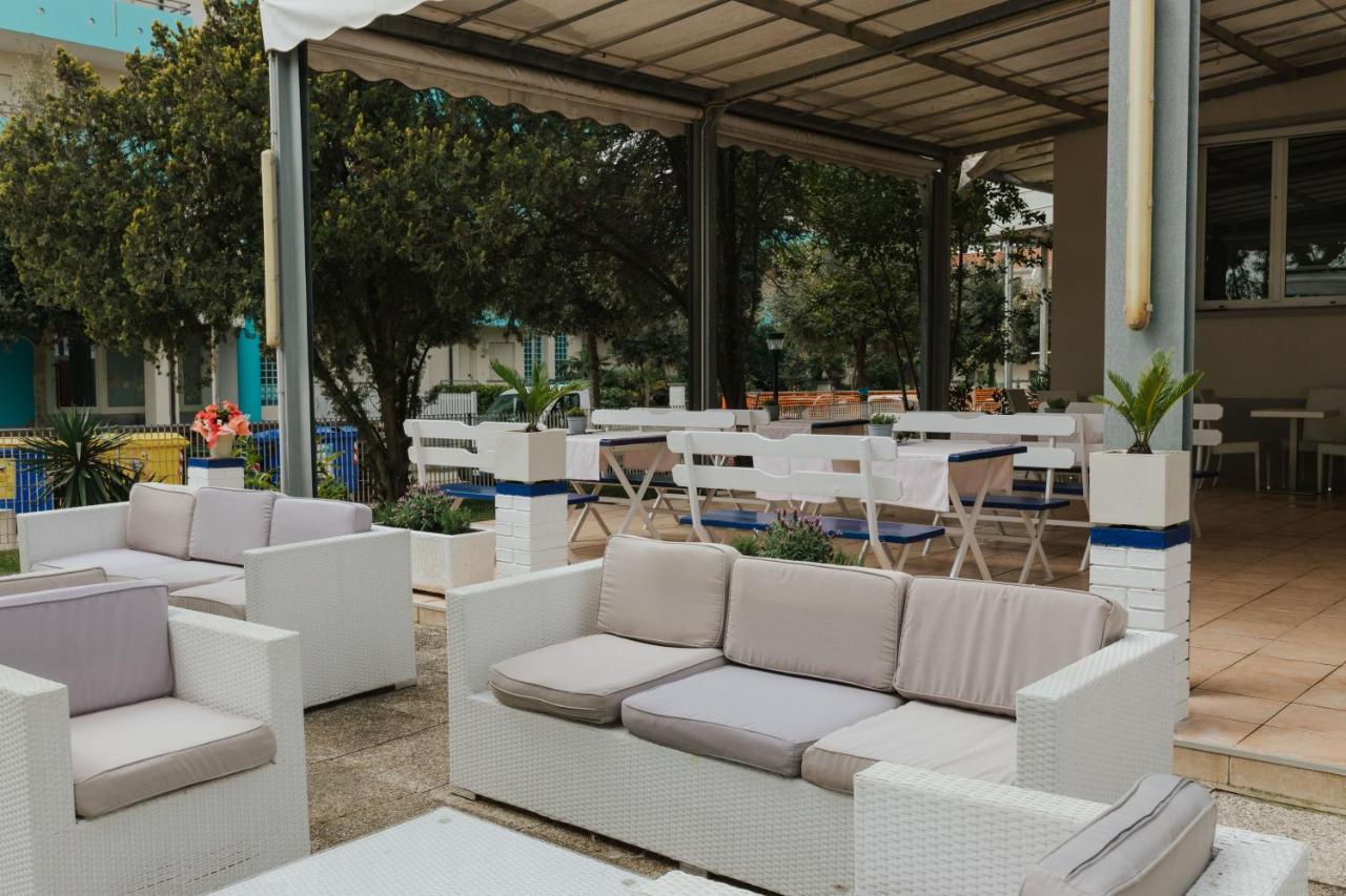 Hotel Villa Franca リニャーノ・サッビアドーロ エクステリア 写真
